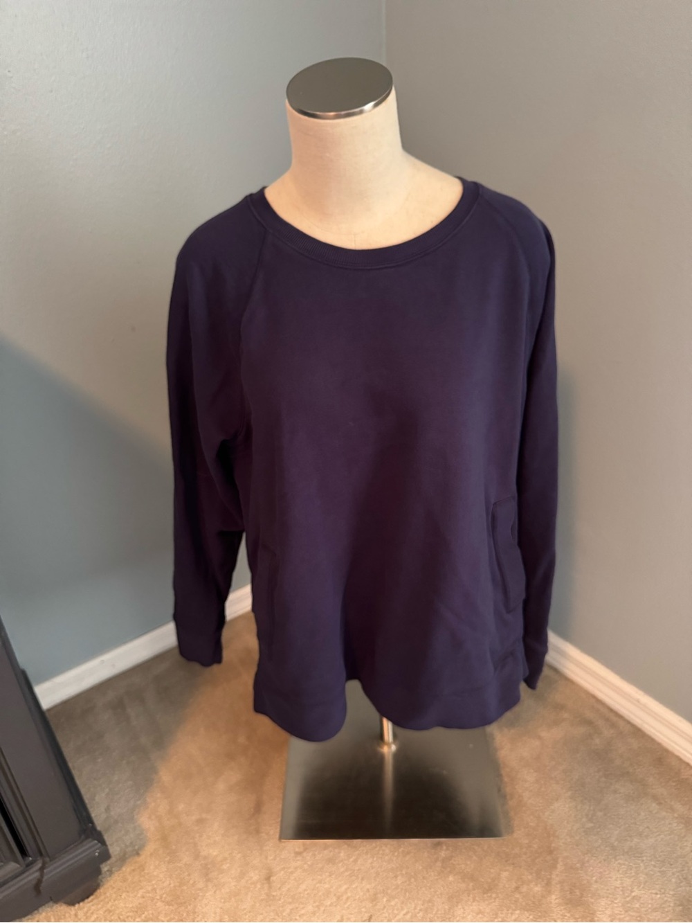 Lilly Pulitzer Lucretia Navy Raglan Pocket Sweatshirt